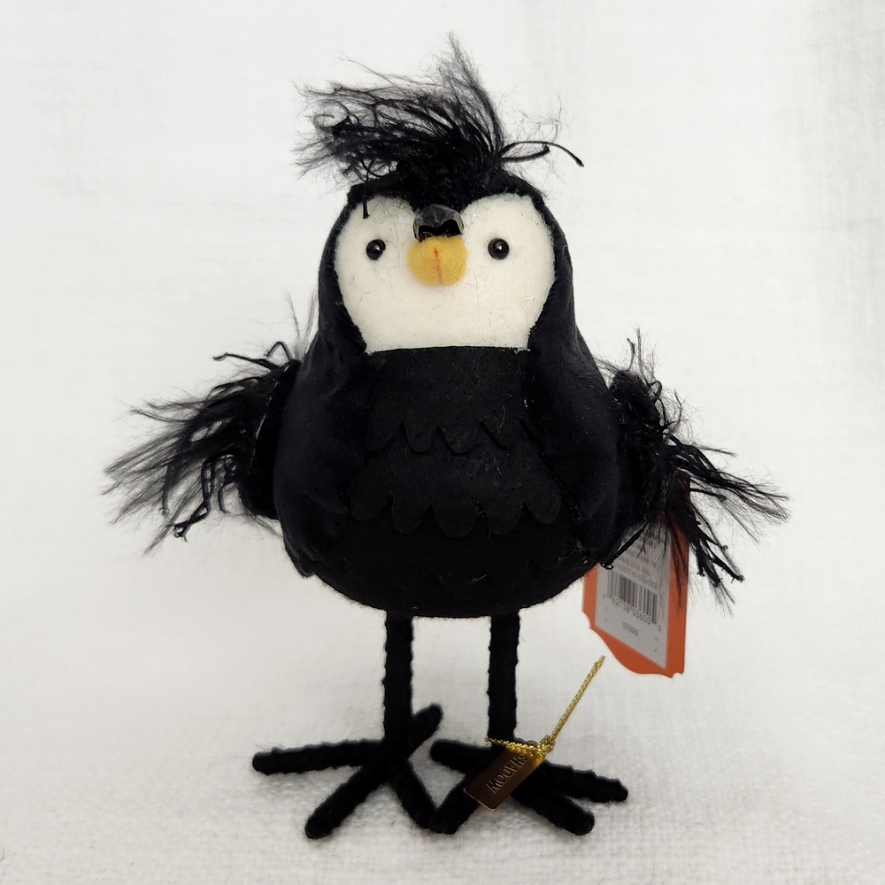 Target Hyde & Eek Bird SHADOW Raven Bird 2023 Halloween Featherly Friends Spritz
